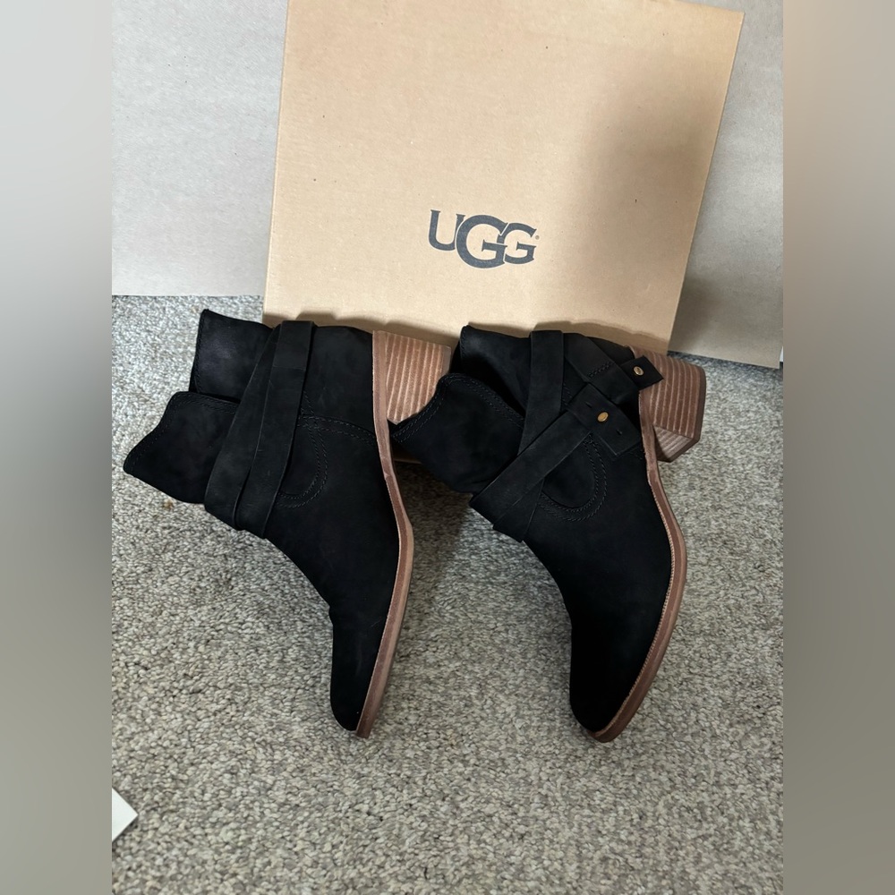 UGG Women's Elegant Black Ankle Booties - Picture 3 of 5